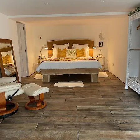 Le Relais Des Galets Bed & Breakfast Domme